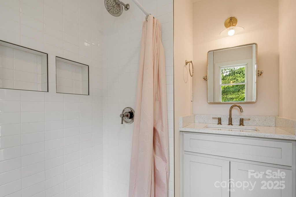 Asheville, North Carolina, 28803, United States, 4 Bedrooms Bedrooms, ,3.5 BathroomsBathrooms,Residential,Forsale,1985898