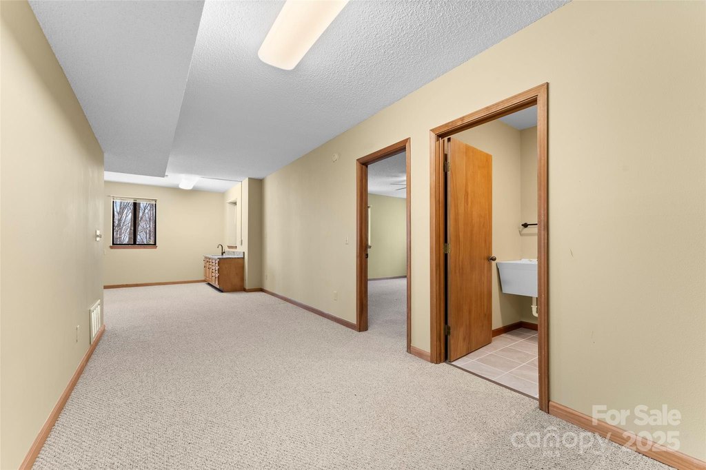 Maggie Valley, North Carolina, 28751, United States, 3 Bedrooms Bedrooms, ,3 BathroomsBathrooms,Residential,Forsale,1960259