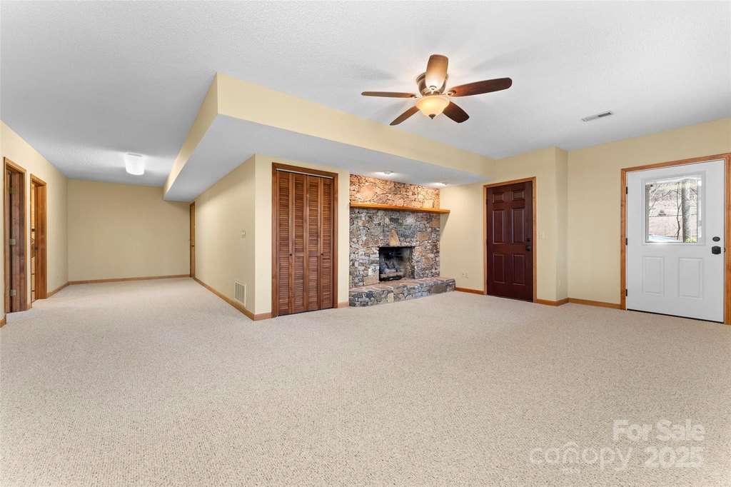 Maggie Valley, North Carolina, 28751, United States, 3 Bedrooms Bedrooms, ,3 BathroomsBathrooms,Residential,Forsale,1960259