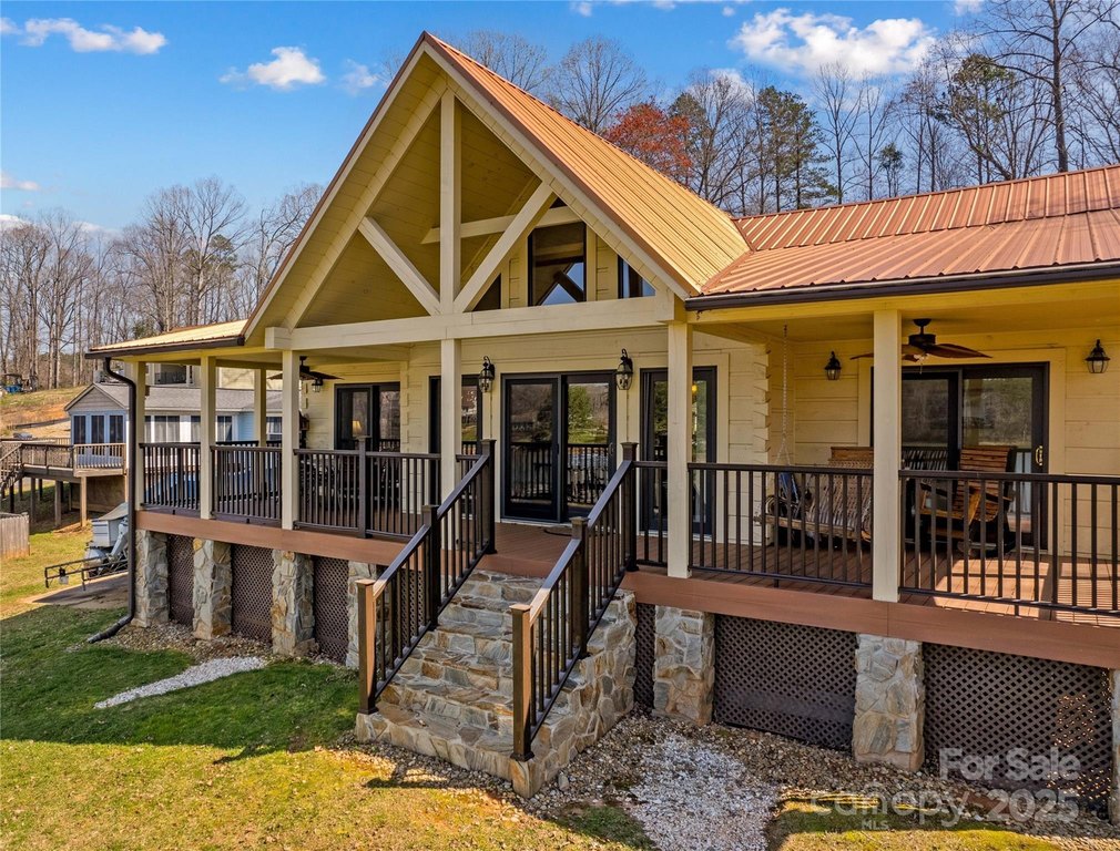 Sherrills Ford, North Carolina, 28673, United States, 2 Bedrooms Bedrooms, ,2 BathroomsBathrooms,Residential,Forsale,1953171