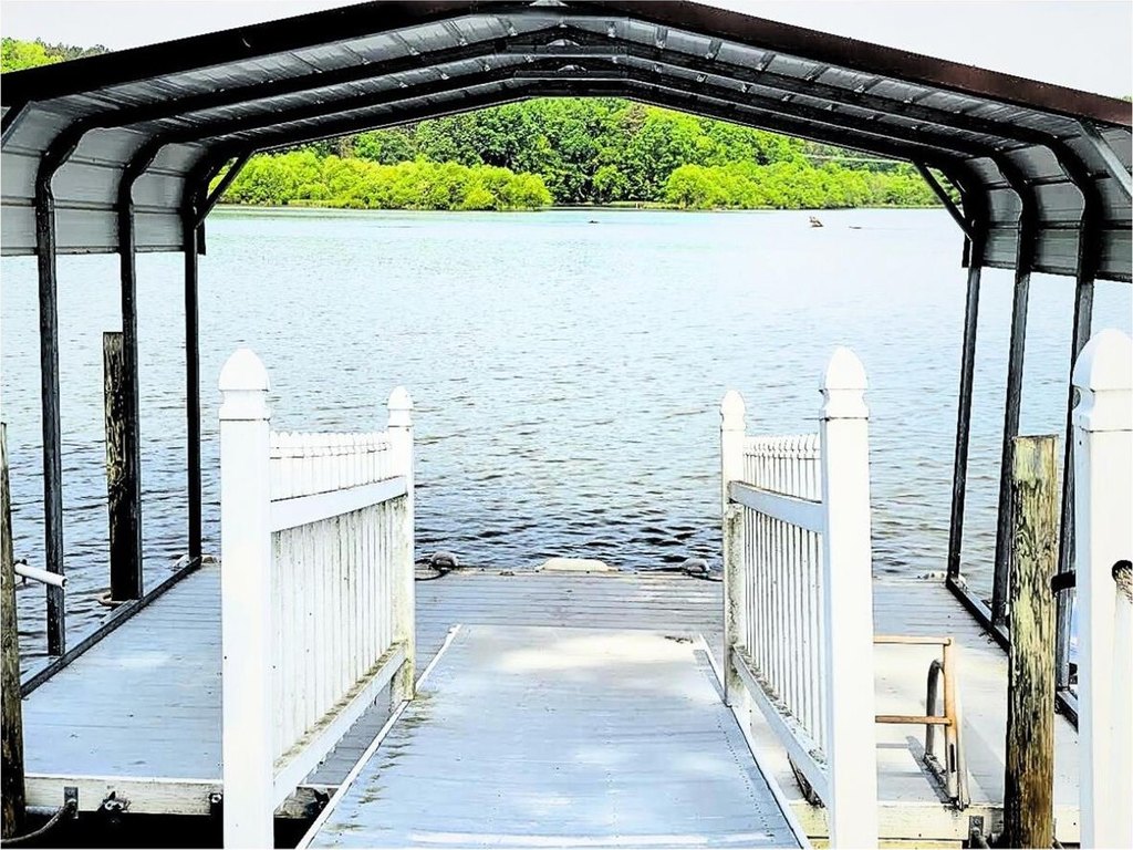 Sherrills Ford, North Carolina, 28673, United States, 2 Bedrooms Bedrooms, ,2 BathroomsBathrooms,Residential,Forsale,1953171