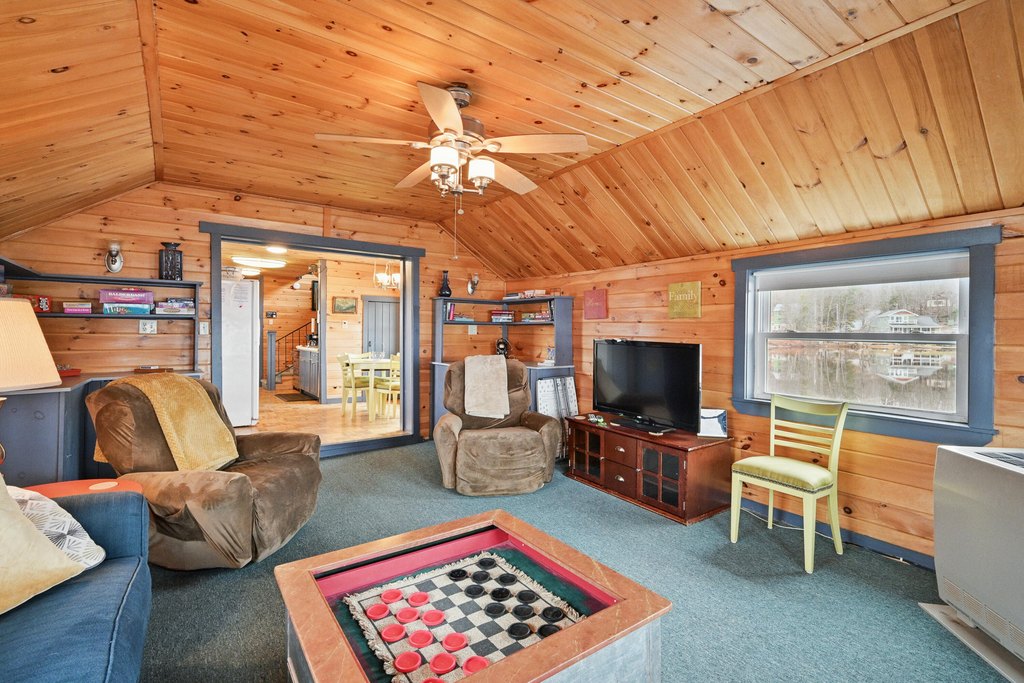Roxbury, Maine, 04275, United States, 9 Bedrooms Bedrooms, ,5 BathroomsBathrooms,Residential,Forsale,1933988