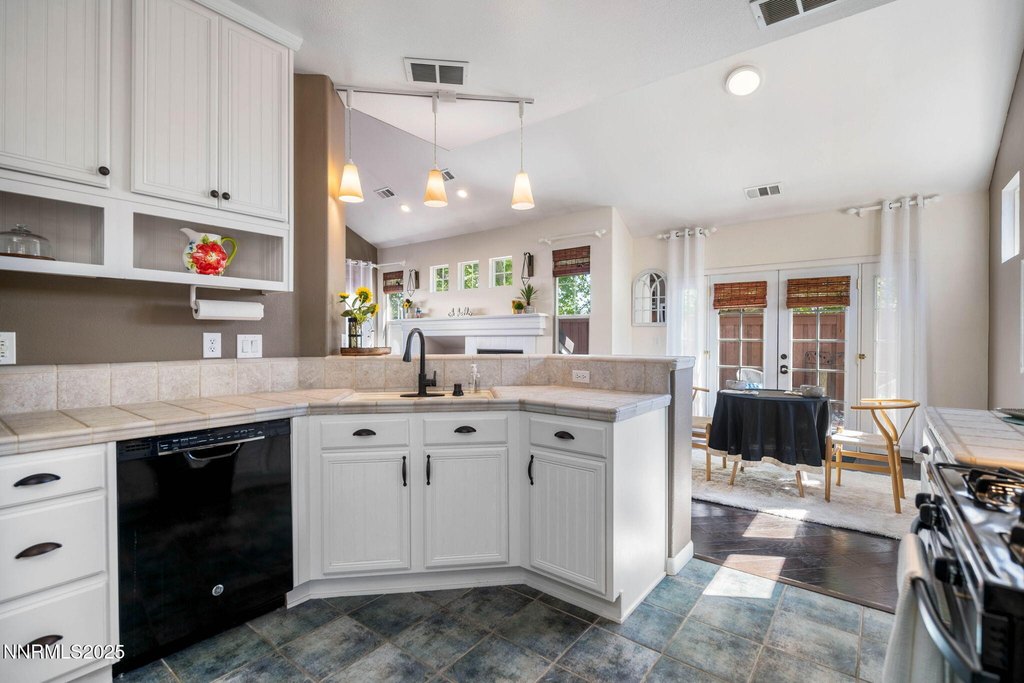 Reno, Nevada, 89521, United States, 3 Bedrooms Bedrooms, ,2.5 BathroomsBathrooms,Residential,Forsale,1936780
