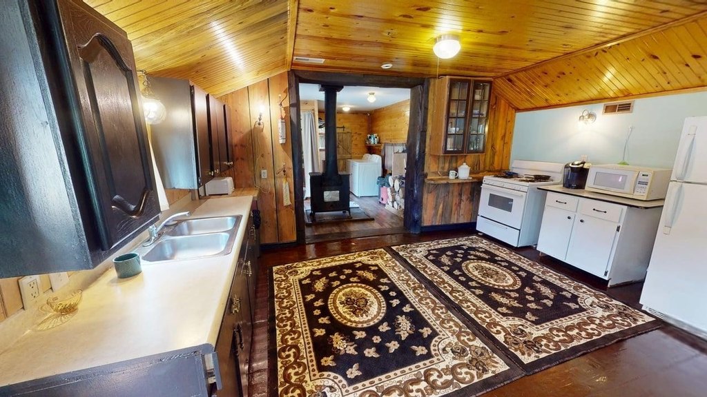 Rochford, South Dakota, 57745, United States, 3 Bedrooms Bedrooms, ,1 BathroomBathrooms,Residential,Forsale,2011073