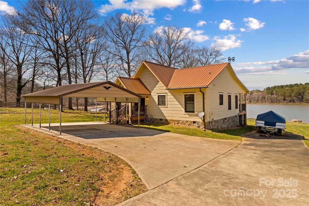 Sherrills Ford, North Carolina, 28673, United States, 2 Bedrooms Bedrooms, ,2 BathroomsBathrooms,Residential,Forsale,1953171