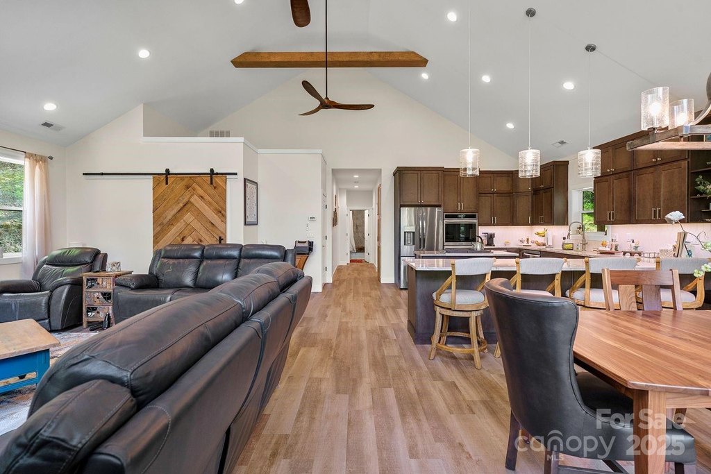 Hendersonville, North Carolina, 28792, United States, 3 Bedrooms Bedrooms, ,3 BathroomsBathrooms,Residential,Forsale,1962019