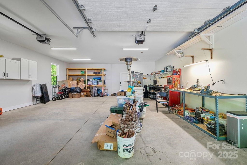 Hendersonville, North Carolina, 28792, United States, 3 Bedrooms Bedrooms, ,3 BathroomsBathrooms,Residential,Forsale,1962019