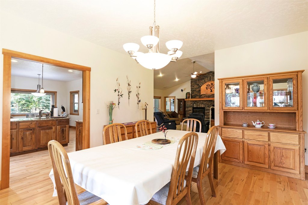 Hamilton, Montana, 59840, United States, 3 Bedrooms Bedrooms, ,2.5 BathroomsBathrooms,Residential,Forsale,1944297