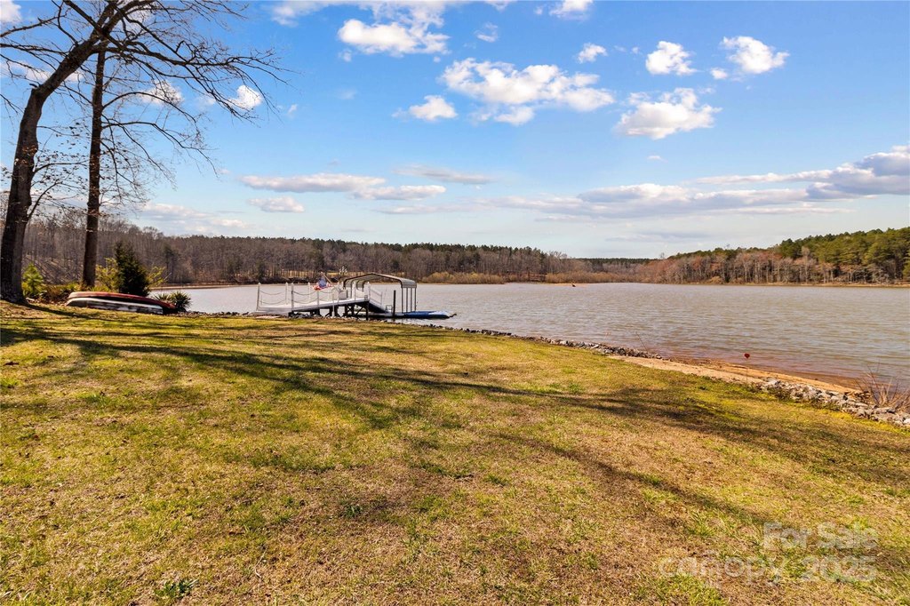 Sherrills Ford, North Carolina, 28673, United States, 2 Bedrooms Bedrooms, ,2 BathroomsBathrooms,Residential,Forsale,1953171