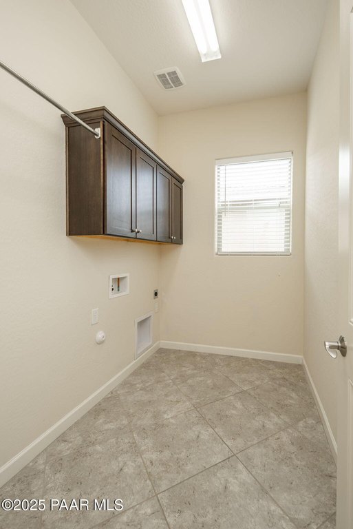 Prescott, Arizona, 86301, United States, 2 Bedrooms Bedrooms, ,2 BathroomsBathrooms,Residential,Forsale,1926741