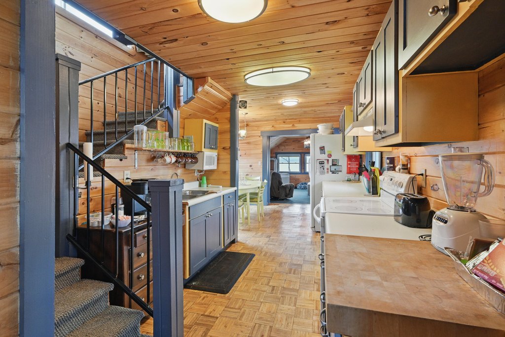 Roxbury, Maine, 04275, United States, 9 Bedrooms Bedrooms, ,5 BathroomsBathrooms,Residential,Forsale,1933988