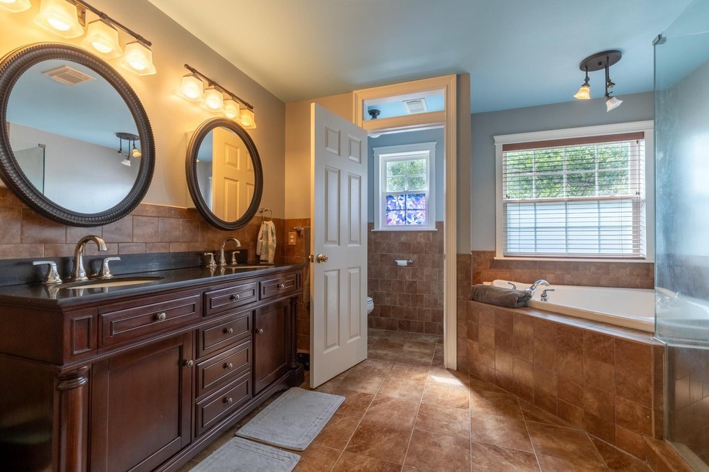 Northfield, New Jersey, 08225, United States, 5 Bedrooms Bedrooms, ,2.5 BathroomsBathrooms,Residential,Forsale,1967256