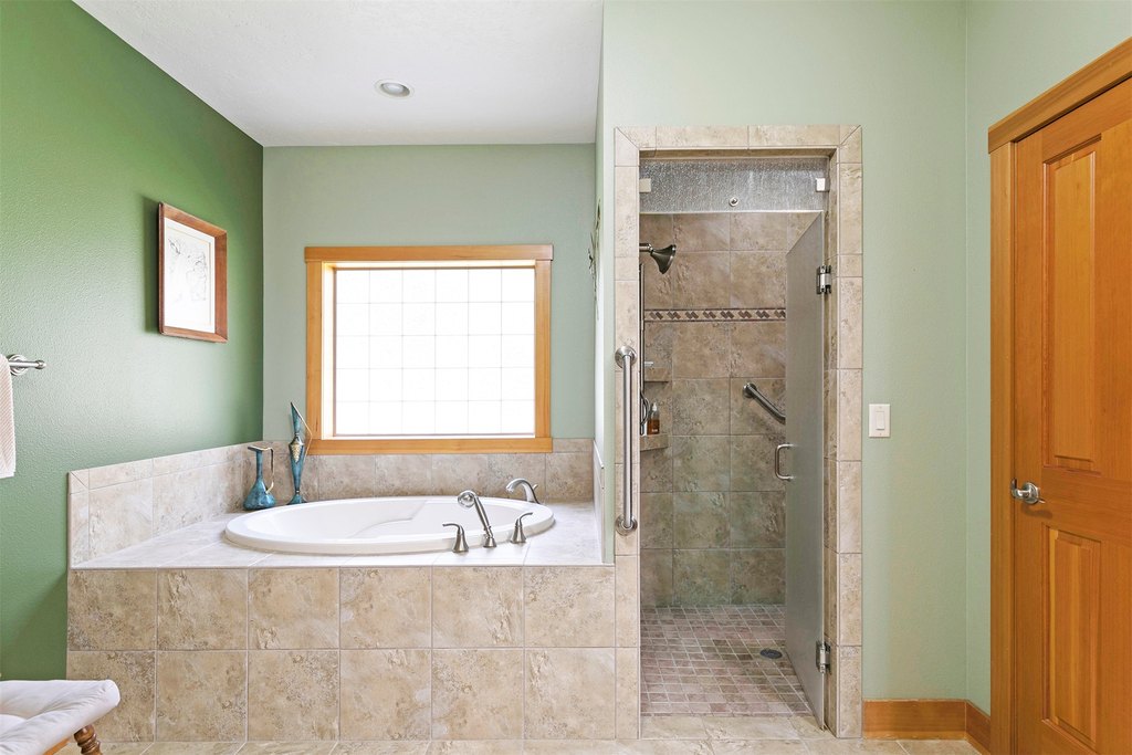 Hamilton, Montana, 59840, United States, 3 Bedrooms Bedrooms, ,2.5 BathroomsBathrooms,Residential,Forsale,1944297