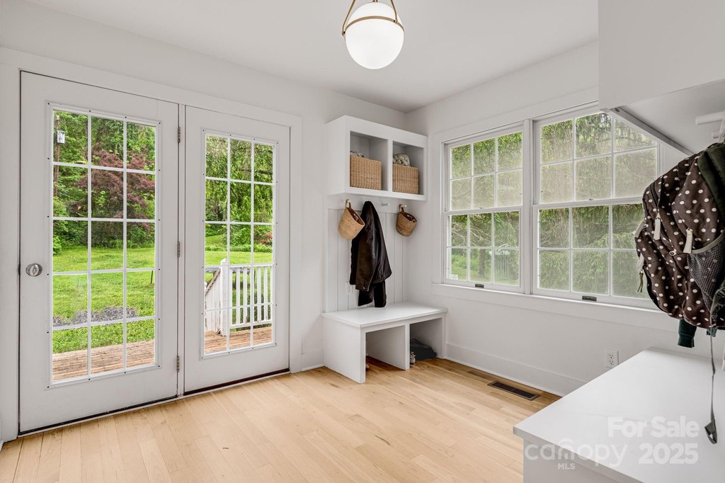 Asheville, North Carolina, 28803, United States, 4 Bedrooms Bedrooms, ,3.5 BathroomsBathrooms,Residential,Forsale,1985898