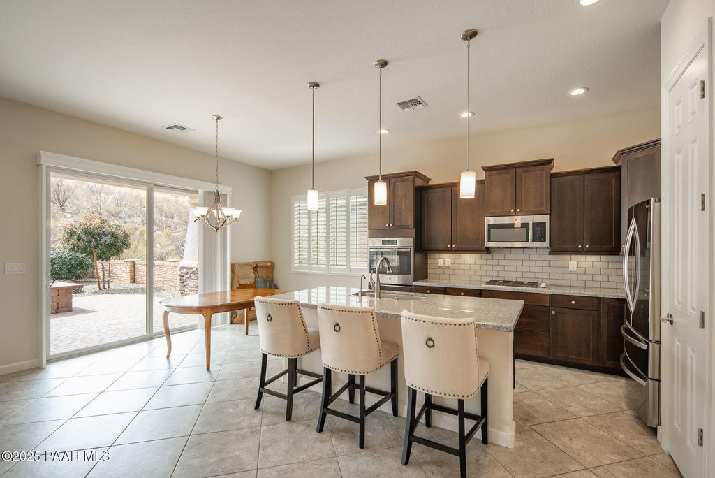 Prescott, Arizona, 86301, United States, 2 Bedrooms Bedrooms, ,2 BathroomsBathrooms,Residential,Forsale,1926741