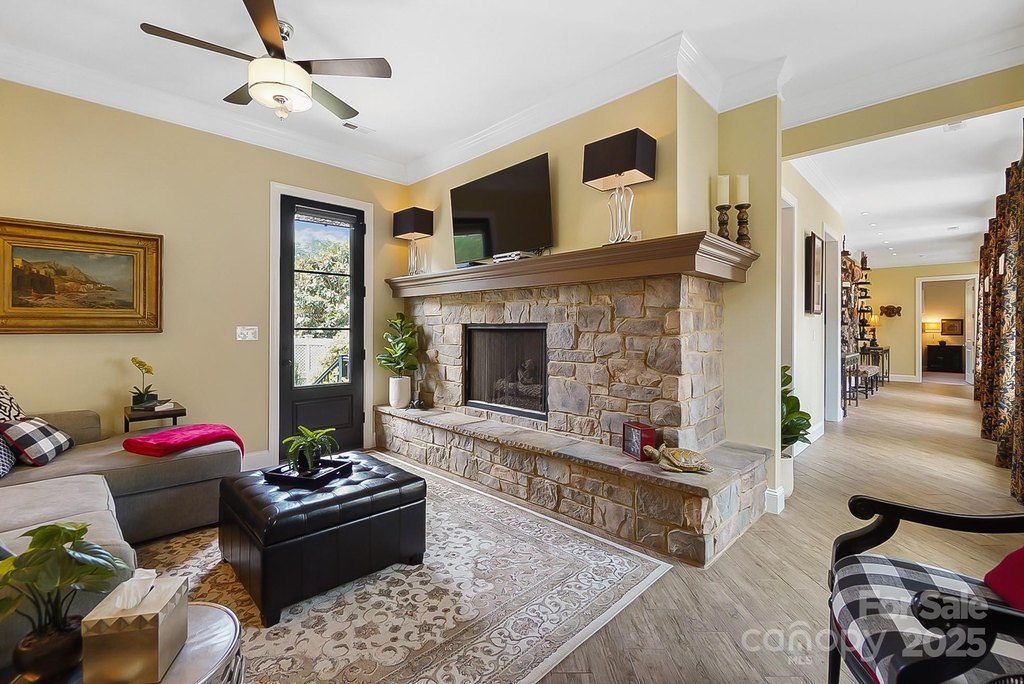 York, South Carolina, 29745, United States, 5 Bedrooms Bedrooms, ,6.5 BathroomsBathrooms,Residential,Forsale,1884405