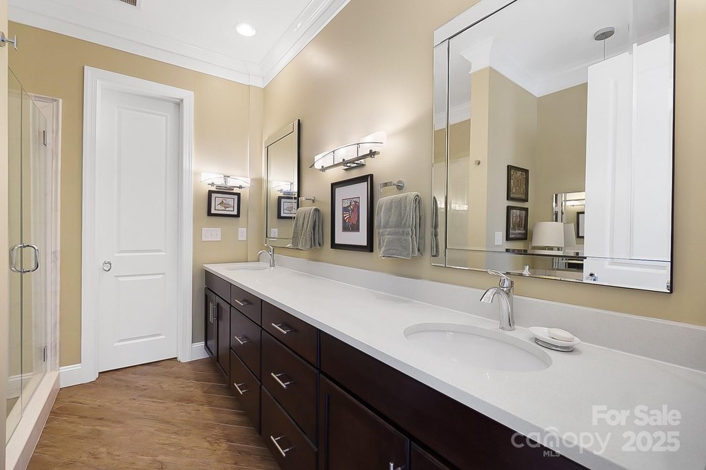 York, South Carolina, 29745, United States, 5 Bedrooms Bedrooms, ,6.5 BathroomsBathrooms,Residential,Forsale,1884405
