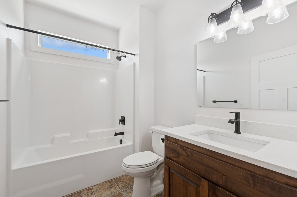 Kalispell, Montana, 59901, United States, 4 Bedrooms Bedrooms, ,3 BathroomsBathrooms,Residential,Forsale,1914986