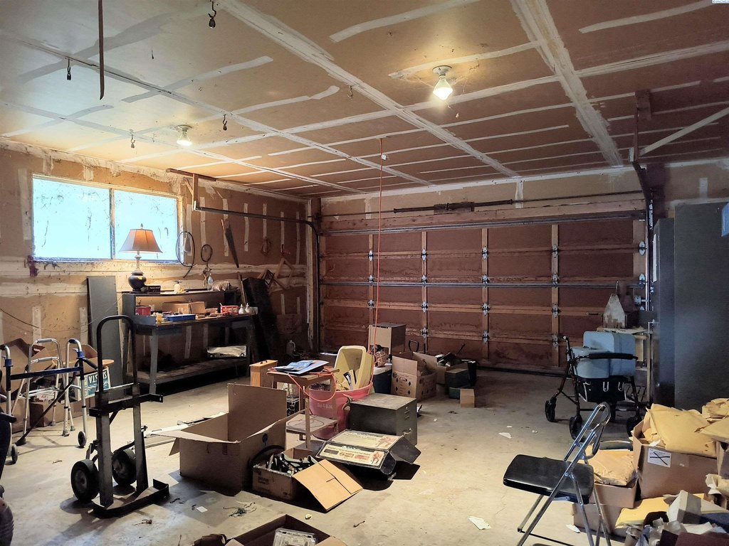 Kennewick, Washington, 99337, United States, 4 Bedrooms Bedrooms, ,2 BathroomsBathrooms,Residential,Forsale,1946098