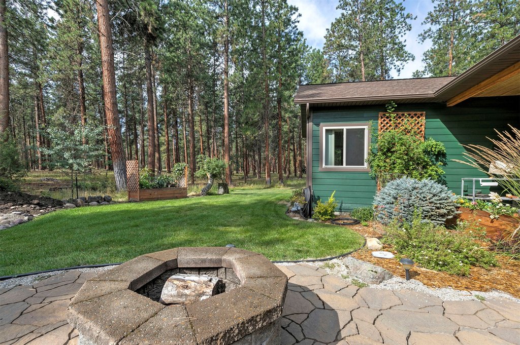 Hamilton, Montana, 59840, United States, 3 Bedrooms Bedrooms, ,2.5 BathroomsBathrooms,Residential,Forsale,1944297