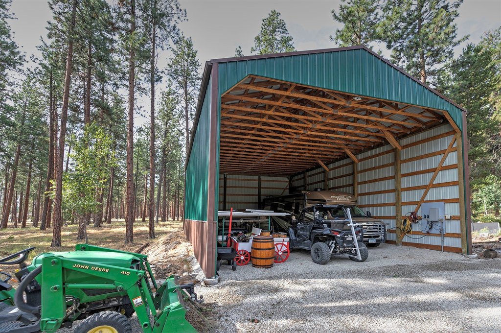 Hamilton, Montana, 59840, United States, 3 Bedrooms Bedrooms, ,2.5 BathroomsBathrooms,Residential,Forsale,1944297