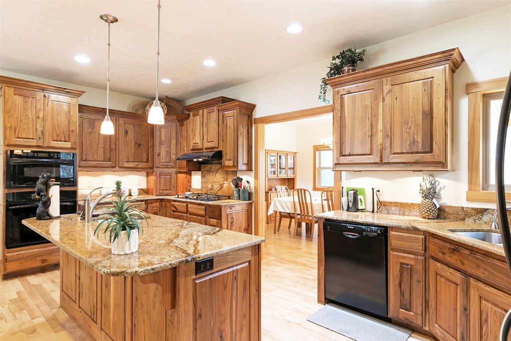 Hamilton, Montana, 59840, United States, 3 Bedrooms Bedrooms, ,2.5 BathroomsBathrooms,Residential,Forsale,1944297