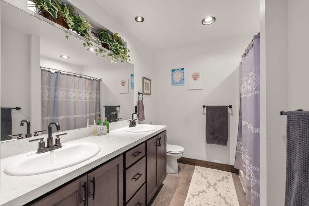 Lakeside, Montana, 59922, United States, 3 Bedrooms Bedrooms, ,2 BathroomsBathrooms,Residential,Forsale,1944295