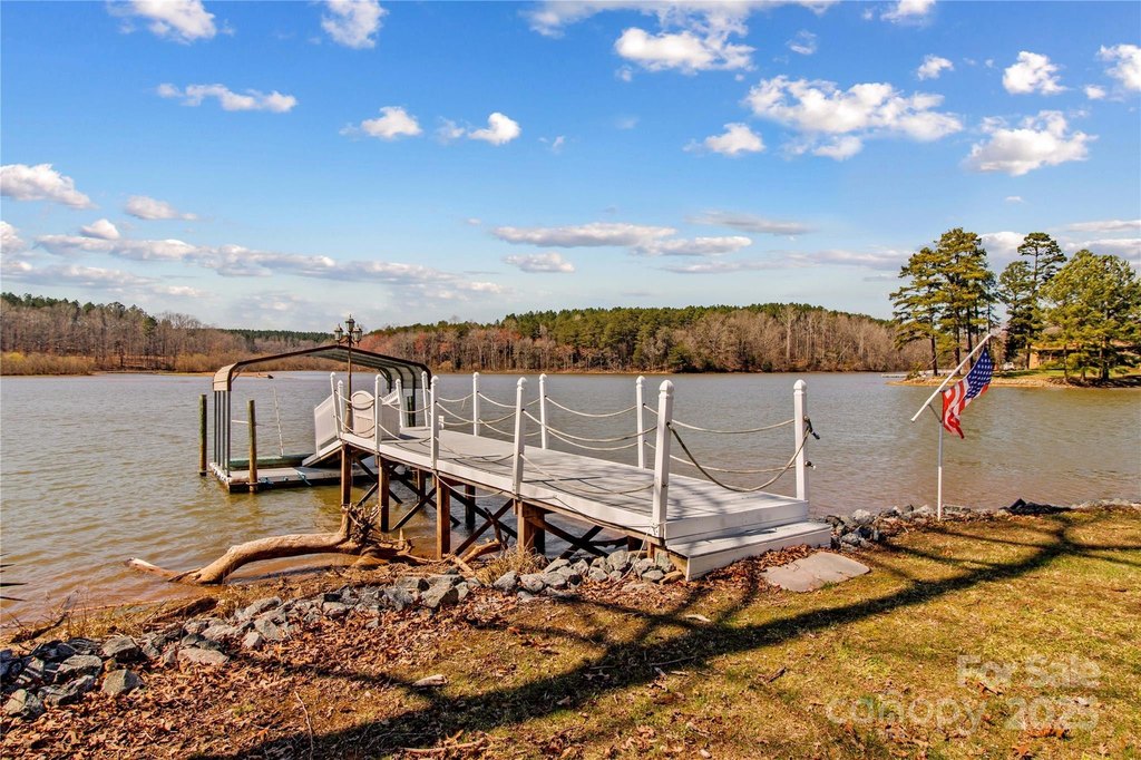 Sherrills Ford, North Carolina, 28673, United States, 2 Bedrooms Bedrooms, ,2 BathroomsBathrooms,Residential,Forsale,1953171