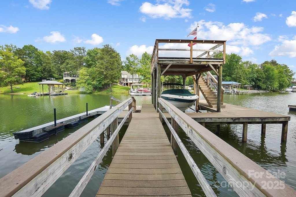 York, South Carolina, 29745, United States, 5 Bedrooms Bedrooms, ,6.5 BathroomsBathrooms,Residential,Forsale,1884405