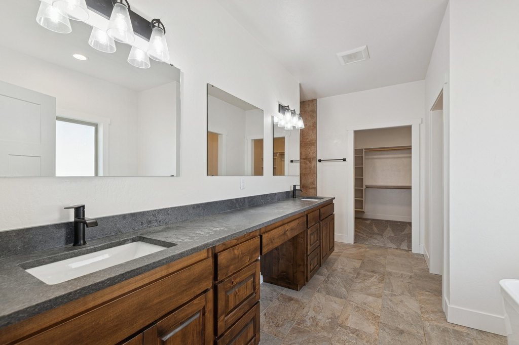 Kalispell, Montana, 59901, United States, 4 Bedrooms Bedrooms, ,3 BathroomsBathrooms,Residential,Forsale,1914986