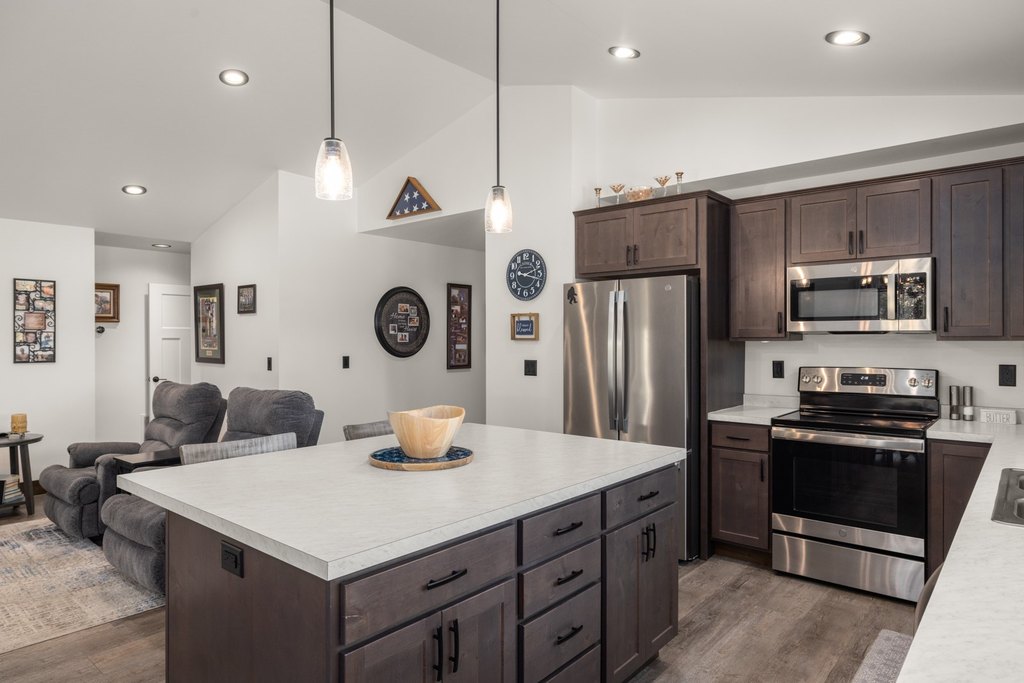 Lakeside, Montana, 59922, United States, 3 Bedrooms Bedrooms, ,2 BathroomsBathrooms,Residential,Forsale,1944295