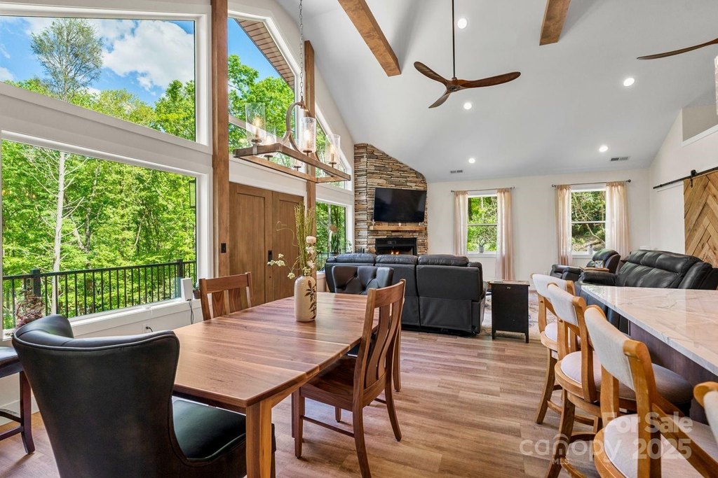 Hendersonville, North Carolina, 28792, United States, 3 Bedrooms Bedrooms, ,3 BathroomsBathrooms,Residential,Forsale,1962019