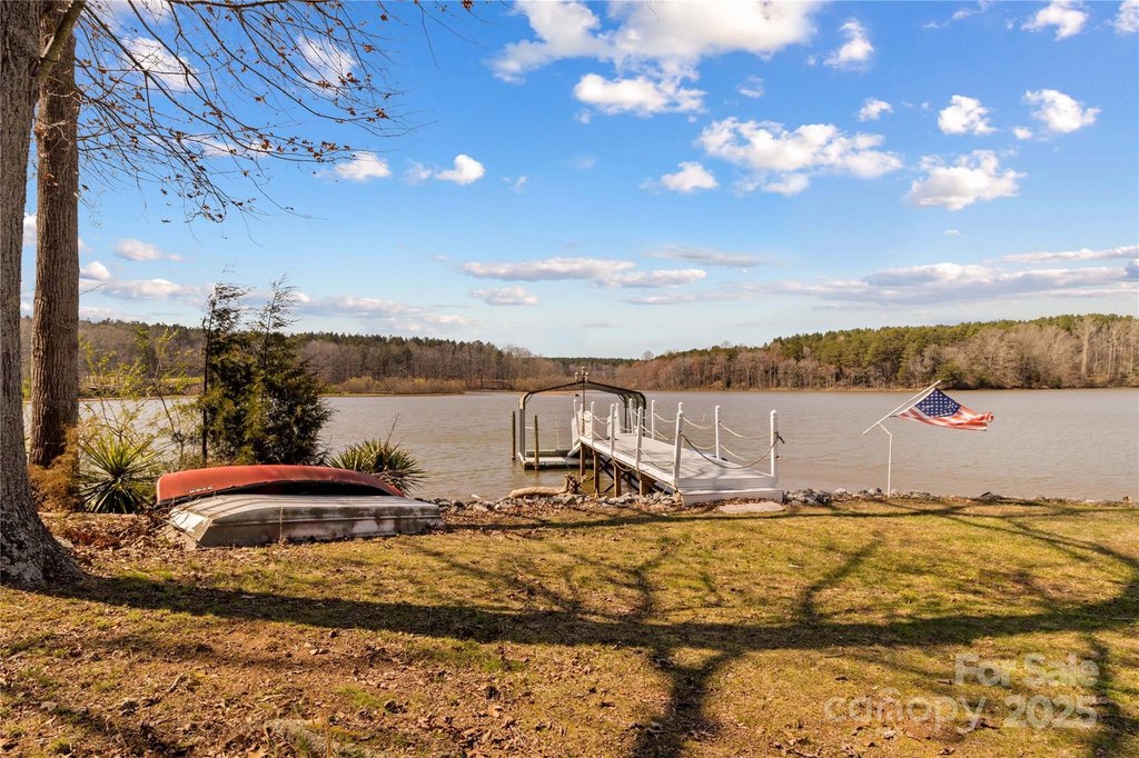 Sherrills Ford, North Carolina, 28673, United States, 2 Bedrooms Bedrooms, ,2 BathroomsBathrooms,Residential,Forsale,1953171