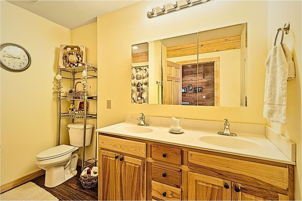 Sherrills Ford, North Carolina, 28673, United States, 2 Bedrooms Bedrooms, ,2 BathroomsBathrooms,Residential,Forsale,1953171