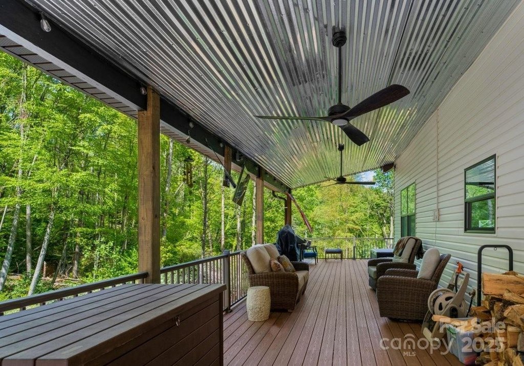 Hendersonville, North Carolina, 28792, United States, 3 Bedrooms Bedrooms, ,3 BathroomsBathrooms,Residential,Forsale,1962019