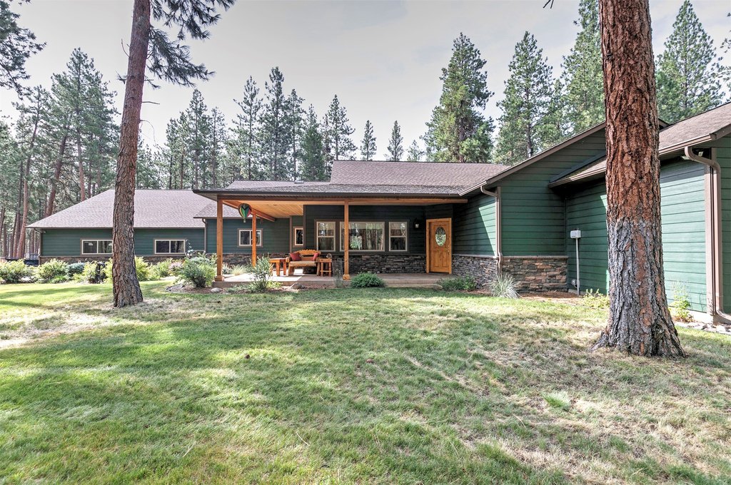 Hamilton, Montana, 59840, United States, 3 Bedrooms Bedrooms, ,2.5 BathroomsBathrooms,Residential,Forsale,1944297