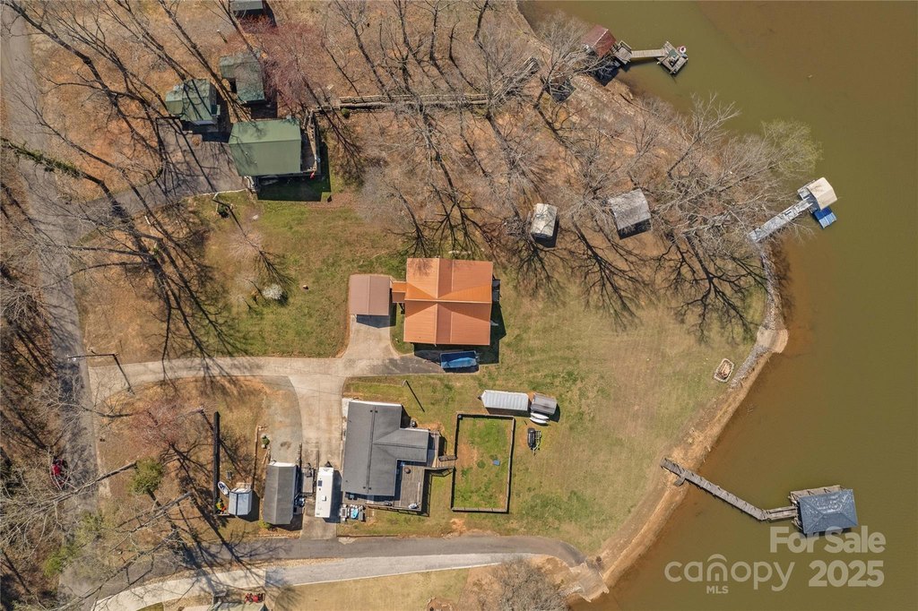 Sherrills Ford, North Carolina, 28673, United States, 2 Bedrooms Bedrooms, ,2 BathroomsBathrooms,Residential,Forsale,1953171