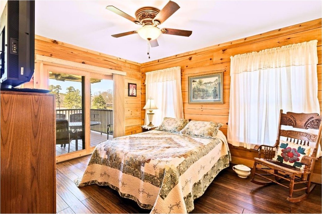 Sherrills Ford, North Carolina, 28673, United States, 2 Bedrooms Bedrooms, ,2 BathroomsBathrooms,Residential,Forsale,1953171