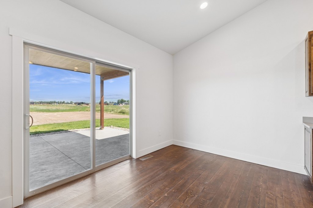 Kalispell, Montana, 59901, United States, 4 Bedrooms Bedrooms, ,3 BathroomsBathrooms,Residential,Forsale,1914986