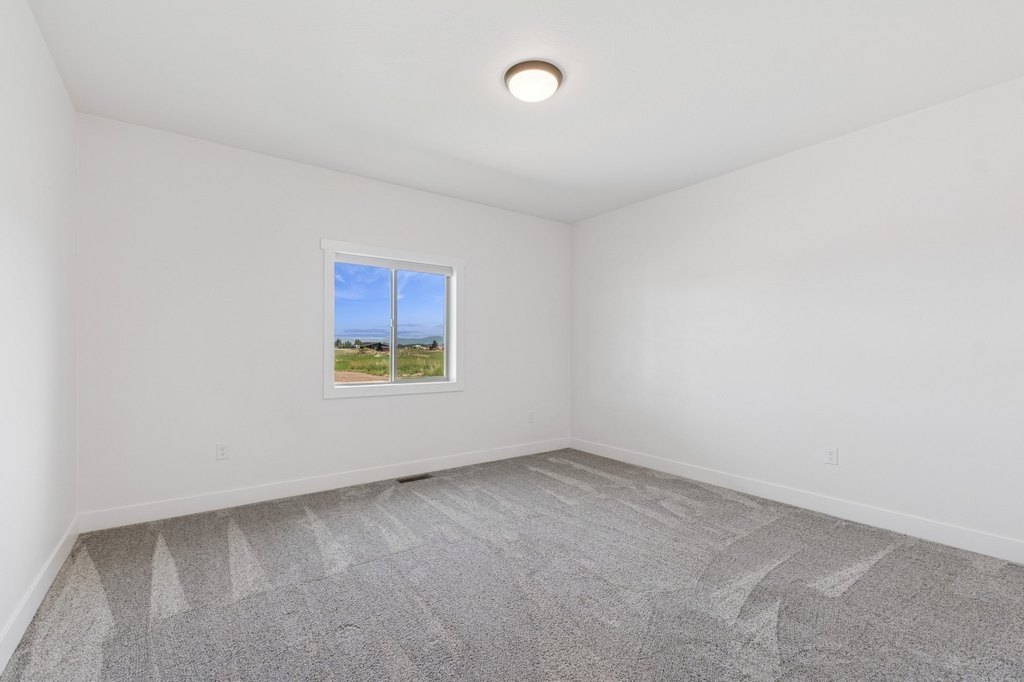 Kalispell, Montana, 59901, United States, 4 Bedrooms Bedrooms, ,3 BathroomsBathrooms,Residential,Forsale,1914986