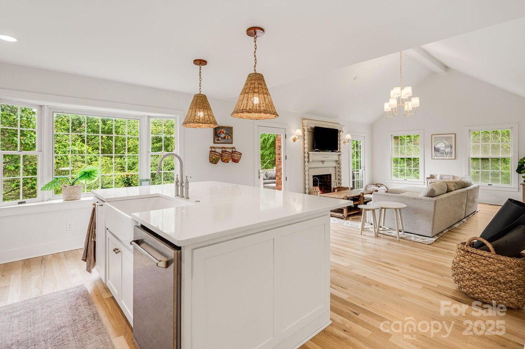 Asheville, North Carolina, 28803, United States, 4 Bedrooms Bedrooms, ,3.5 BathroomsBathrooms,Residential,Forsale,1985898