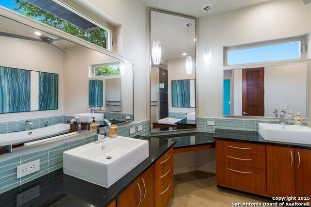 Boerne, Texas, 78006, United States, 4 Bedrooms Bedrooms, ,3.5 BathroomsBathrooms,Residential,Forsale,1953073