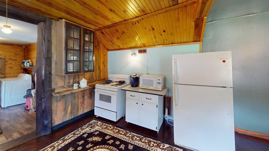 Rochford, South Dakota, 57745, United States, 3 Bedrooms Bedrooms, ,1 BathroomBathrooms,Residential,Forsale,2011073