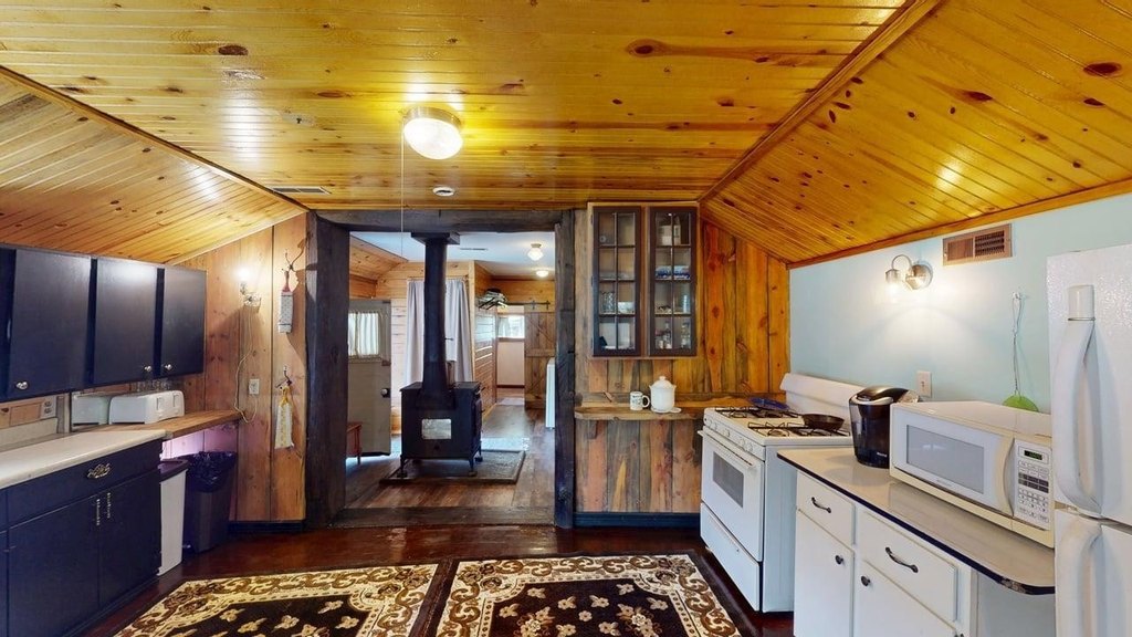 Rochford, South Dakota, 57745, United States, 3 Bedrooms Bedrooms, ,1 BathroomBathrooms,Residential,Forsale,2011073