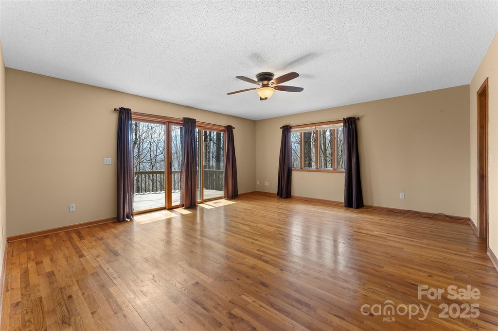 Maggie Valley, North Carolina, 28751, United States, 3 Bedrooms Bedrooms, ,3 BathroomsBathrooms,Residential,Forsale,1960259