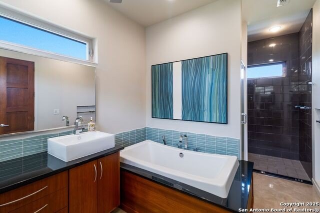 Boerne, Texas, 78006, United States, 4 Bedrooms Bedrooms, ,3.5 BathroomsBathrooms,Residential,Forsale,1953073