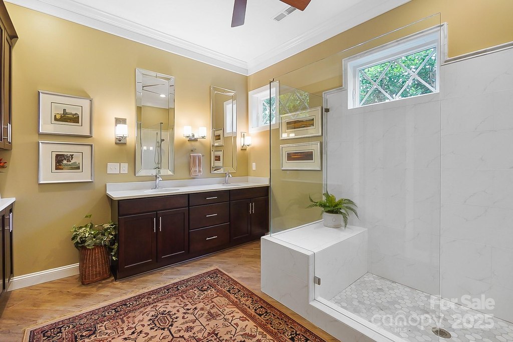 York, South Carolina, 29745, United States, 5 Bedrooms Bedrooms, ,6.5 BathroomsBathrooms,Residential,Forsale,1884405