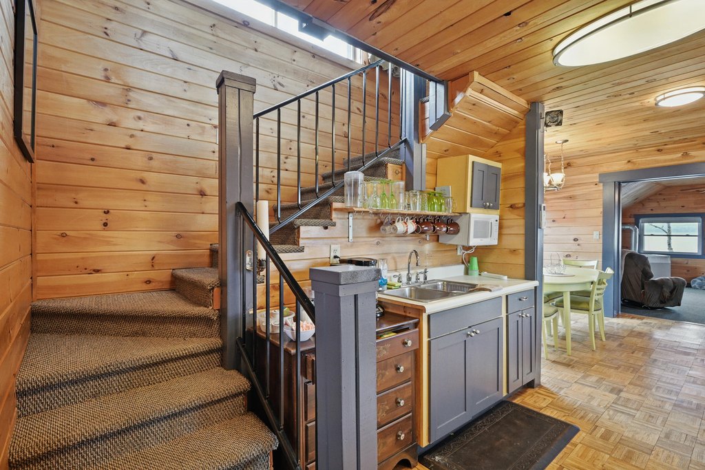 Roxbury, Maine, 04275, United States, 9 Bedrooms Bedrooms, ,5 BathroomsBathrooms,Residential,Forsale,1933988