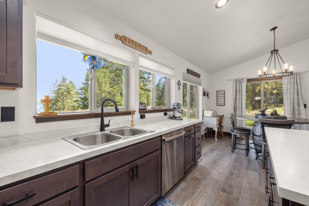 Lakeside, Montana, 59922, United States, 3 Bedrooms Bedrooms, ,2 BathroomsBathrooms,Residential,Forsale,1944295