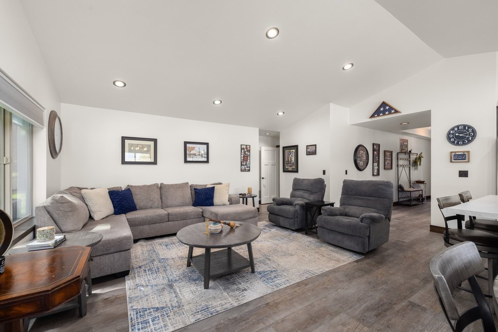 Lakeside, Montana, 59922, United States, 3 Bedrooms Bedrooms, ,2 BathroomsBathrooms,Residential,Forsale,1944295